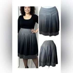 Chic Black Pleated Plus Size Skirt with Sequin Hem – Size 16, 27” Length